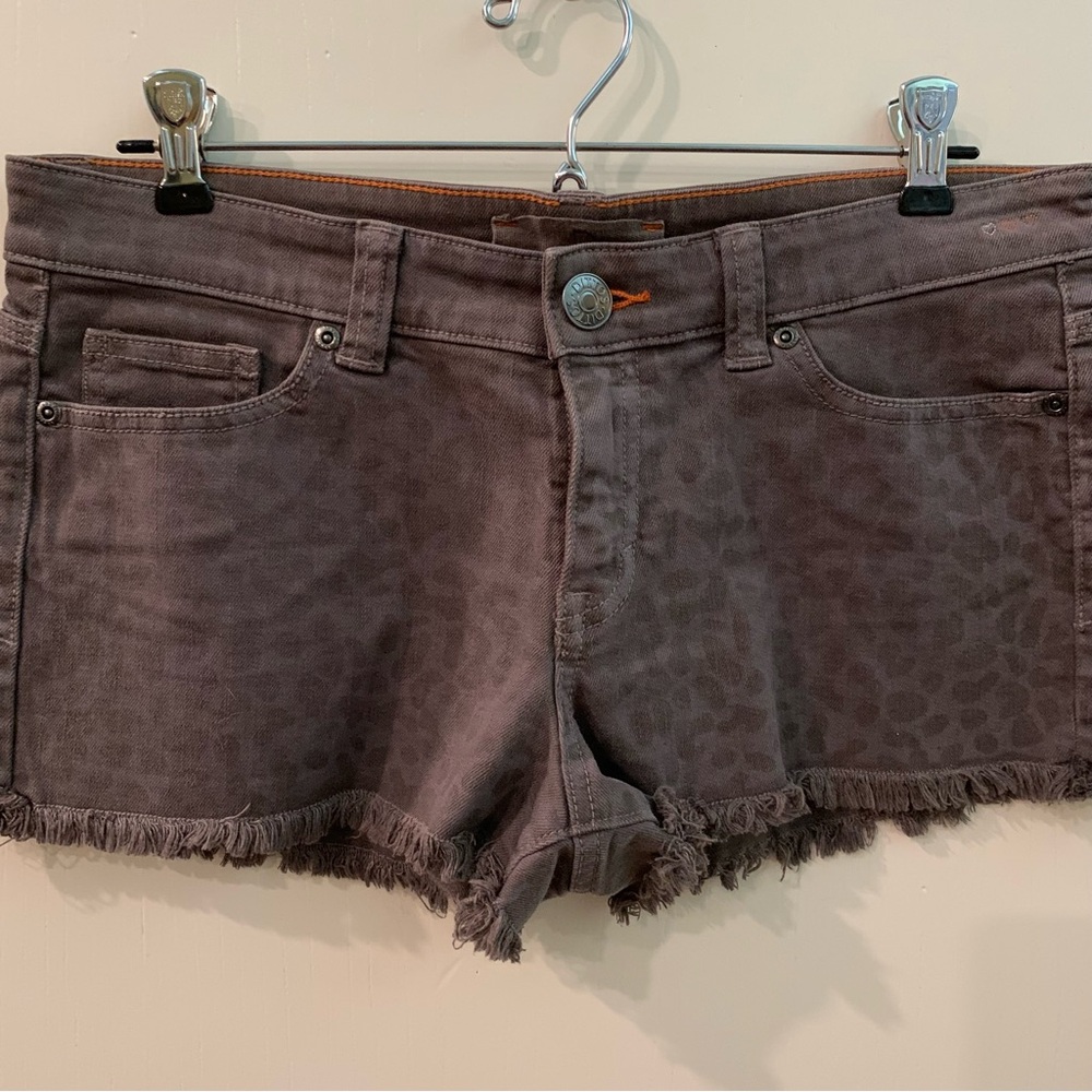 Dittos Leopard Denim Cut Off Mid Rise Shorts Size 29 / Medium